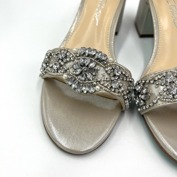 Betsey‎ Johnson Women's Mel Jeweled Jewel Block Heels Sandals Silver Size 6 - Picture 5 of 14